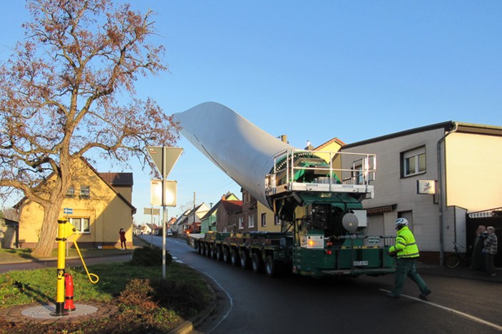 2021-01-Schwerlasttransport-Windrad-6961-2 2021-01-Schwerlasttransport-Windrad-6961-2