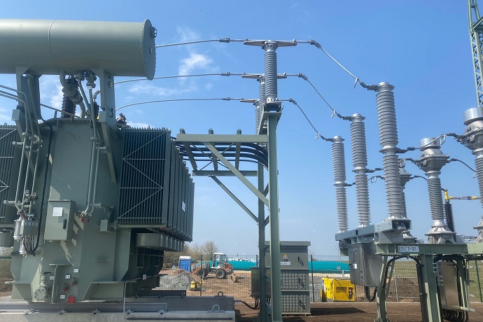 63 MVA Trafo mit Trafoableitgerüst (003)-690