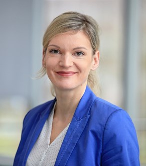 Pressesprecherin Evelyn Zaruba - Portrait Pressesprecherin Evelyn Zaruba - Portrait