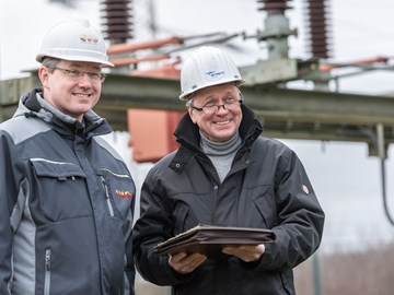 Mitarbeiter von EV-Guben und MITNETZ STROM im Umspannwerk Guben Mitarbeiter von EV-Guben und MITNETZ STROM im Umspannwerk Guben