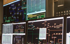 Blick auf Monitore der Schaltleitung Blick auf Monitore der Schaltleitung
