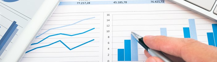 tabelle-diagramme-stift-hand-tastatur tabelle-diagramme-stift-hand-tastatur